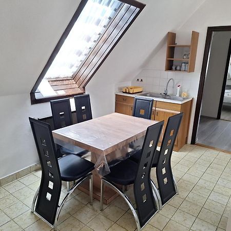 Aniiza Apartman Orvenyes Exterior foto